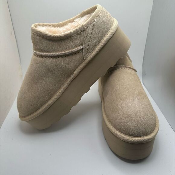 CUSHIONAIRE Women's Genuine Suede Cozy Mule Platform +Memory Foam 9 SAND NEW - Picture 7 of 7